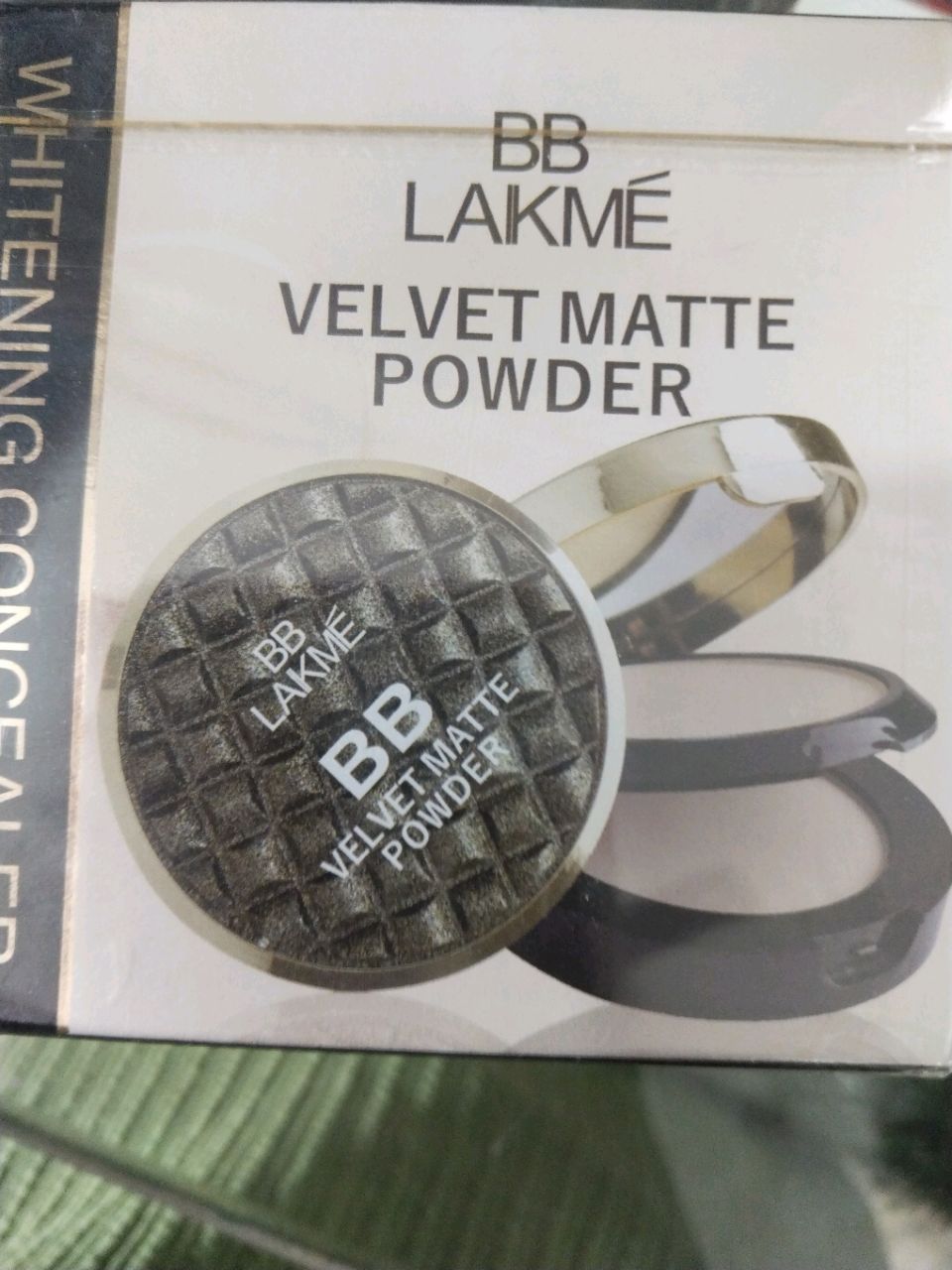 BB Lakme velvet powder 